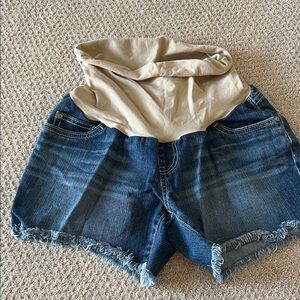 Medium Maternity Jean shorts